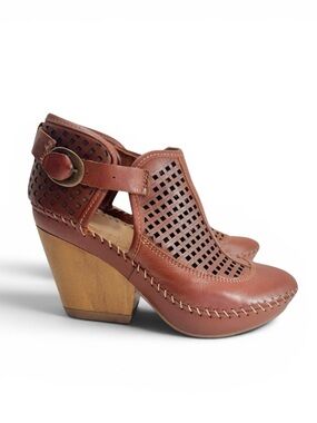 Lobo Solo Made in Mexico Cognac Platform Booties